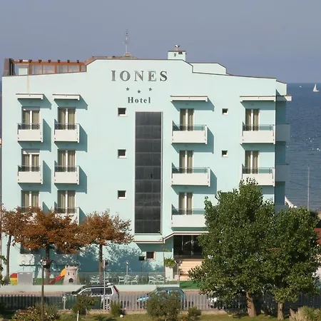 Iones فندق