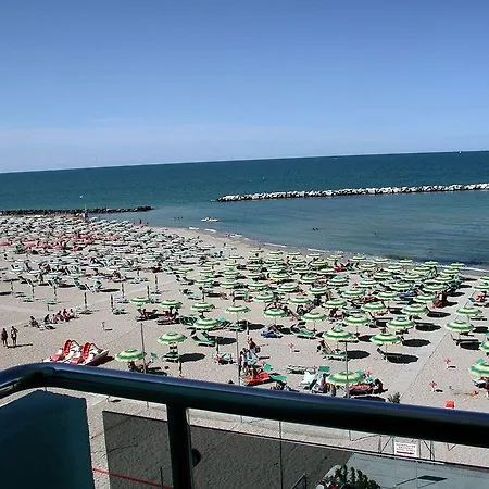 Iones 3* リミニ