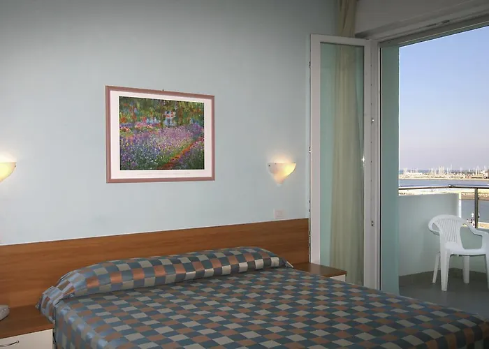 Iones 3* רימיני