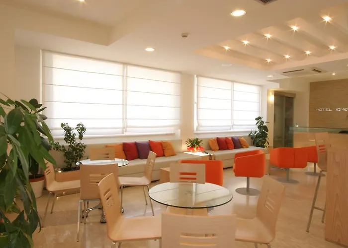 Iones Hotell